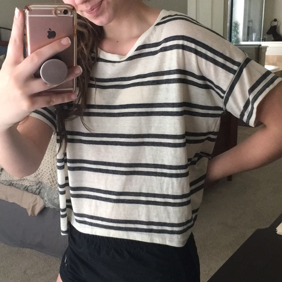 Old Navy white and gray striped tee - Picture 4 of 4